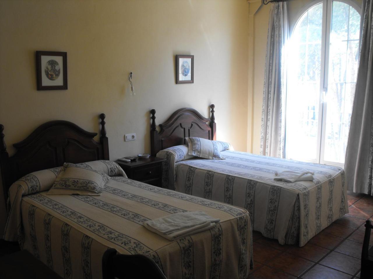 ホテル Hostal Nicol'S Luque エクステリア 写真