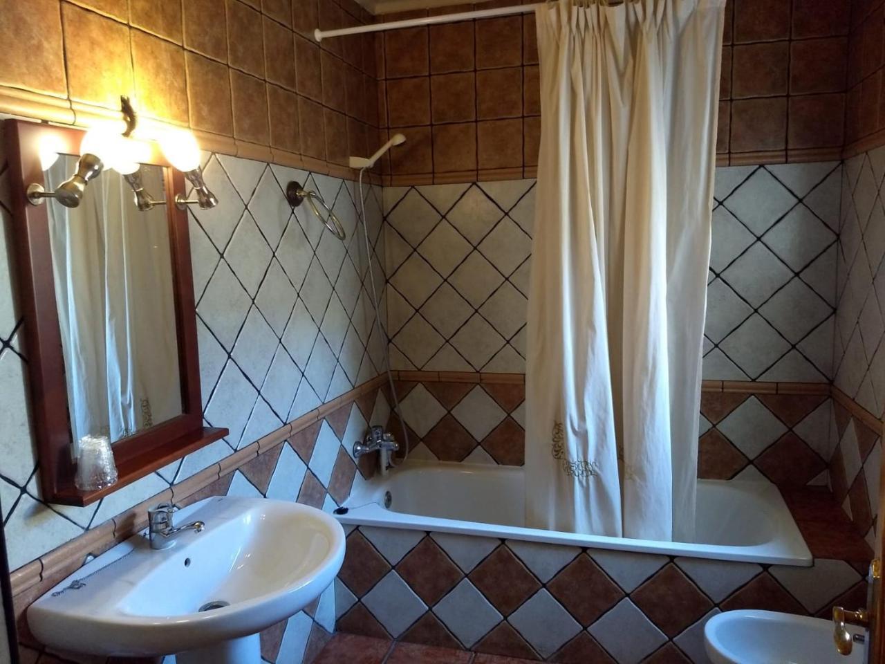 ホテル Hostal Nicol'S Luque エクステリア 写真
